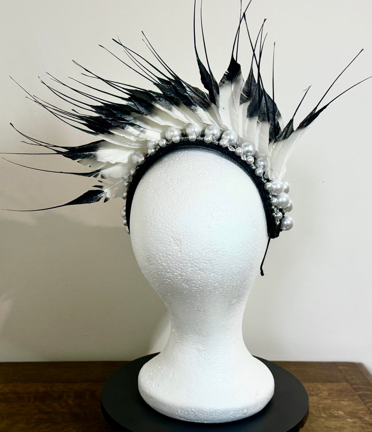 Black and White Feathered Statement Headpiece – Magpie